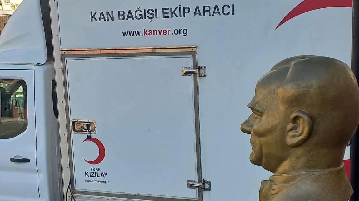 29 EKİM - 4 KASIM KIZILAY HAFTASI DOLAYISI İLE OKULUMUZDA KAN BAĞIŞI ETKİNLİĞİ YAPILDI.